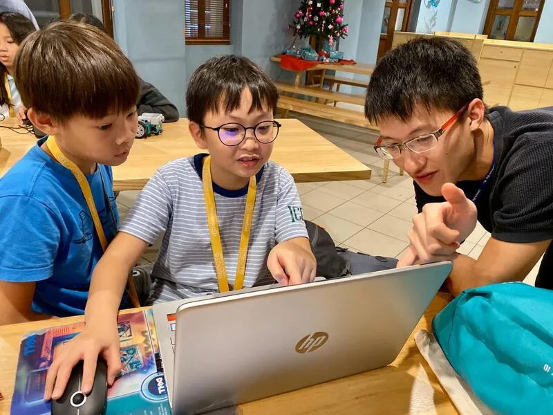 Mentor guiding coders